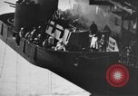 Standbild USS Franklin Pazifik, 1945, aus Sekunde 23 historischem Filmmaterial Videoclip 65675071582