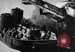 Standbild USS Franklin Pazifik, 1945, aus Sekunde 26 historischem Filmmaterial Videoclip 65675071582