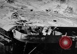 Standbild USS Franklin Pazifik, 1945, aus Sekunde 32 historischem Filmmaterial Videoclip 65675071582