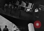 Standbild USS Franklin Pazifik, 1945, aus Sekunde 38 historischem Filmmaterial Videoclip 65675071582