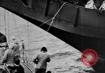 Standbild USS Franklin Pazifik, 1945, aus Sekunde 46 historischem Filmmaterial Videoclip 65675071582