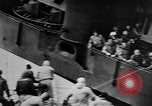 Standbild USS Franklin Pazifik, 1945, aus Sekunde 50 historischem Filmmaterial Videoclip 65675071582