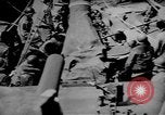 Standbild USS Franklin Pazifik, 1945, aus Sekunde 59 historischem Filmmaterial Videoclip 65675071582