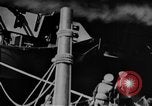 Standbild USS Franklin Pazifik, 1945, aus Sekunde 61 historischem Filmmaterial Videoclip 65675071582