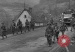 Standbild 14 Armored Division Gemunden Deutschland, 1945, aus Sekunde 61 historischem Filmmaterial Videoclip 65675071595