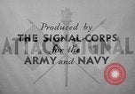 Standbild Walkie-Talkie- United States USA, 1943, aus Sekunde 23 historischem Filmmaterial Videoclip 65675071596
