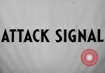 Standbild Walkie-Talkie- United States USA, 1943, aus Sekunde 28 historischem Filmmaterial Videoclip 65675071596