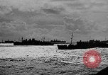 Standbild Walkie-Talkie- United States USA, 1943, aus Sekunde 35 historischem Filmmaterial Videoclip 65675071596