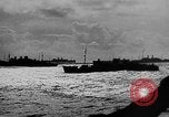 Standbild Walkie-Talkie- United States USA, 1943, aus Sekunde 36 historischem Filmmaterial Videoclip 65675071596