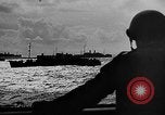 Standbild Walkie-Talkie- United States USA, 1943, aus Sekunde 38 historischem Filmmaterial Videoclip 65675071596