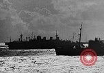 Standbild Walkie-Talkie- United States USA, 1943, aus Sekunde 45 historischem Filmmaterial Videoclip 65675071596
