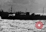 Standbild Walkie-Talkie- United States USA, 1943, aus Sekunde 49 historischem Filmmaterial Videoclip 65675071596