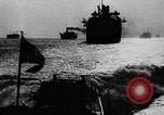 Standbild Walkie-Talkie- United States USA, 1943, aus Sekunde 51 historischem Filmmaterial Videoclip 65675071596