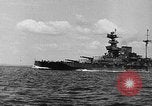 Standbild Walkie-Talkie- United States USA, 1943, aus Sekunde 54 historischem Filmmaterial Videoclip 65675071596
