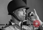 Standbild Walkie-Talkie- United States USA, 1943, aus Sekunde 59 historischem Filmmaterial Videoclip 65675071596