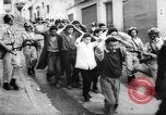 Image émeutes de rue l'Algérie, 1961, de la seconde 48 séquences d'archives historiques vidéo 65675071615