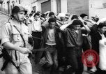 Image émeutes de rue l'Algérie, 1961, de la seconde 50 séquences d'archives historiques vidéo 65675071615