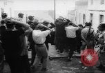 Image émeutes de rue l'Algérie, 1961, de la seconde 58 séquences d'archives historiques vidéo 65675071615