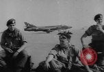 Image les troupes britanniques le Koweït, 1961, de la seconde 12 séquences d'archives historiques vidéo 65675071616
