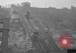Standbild Pittsburgh Neigung Eisenbahn in Betrieb ca 1917 Pittsburgh Pennsylvania USA, 1917, aus Sekunde 8 historischem Filmmaterial Videoclip 65675071640