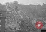 Standbild Pittsburgh Neigung Eisenbahn in Betrieb ca 1917 Pittsburgh Pennsylvania USA, 1917, aus Sekunde 10 historischem Filmmaterial Videoclip 65675071640