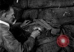 Standbild Kaugummi United States USA, 1919, aus Sekunde 3 historischem Filmmaterial Videoclip 65675071646