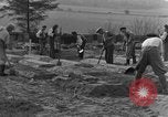 Image termine tombes Allemagne, 1945, de la seconde 8 séquences d'archives historiques vidéo 65675071657