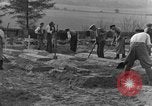 Image termine tombes Allemagne, 1945, de la seconde 11 séquences d'archives historiques vidéo 65675071657