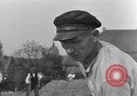 Image termine tombes Allemagne, 1945, de la seconde 21 séquences d'archives historiques vidéo 65675071657