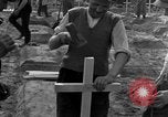 Image termine tombes Allemagne, 1945, de la seconde 38 séquences d'archives historiques vidéo 65675071657