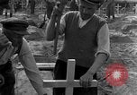 Image termine tombes Allemagne, 1945, de la seconde 43 séquences d'archives historiques vidéo 65675071657