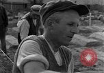 Image termine tombes Allemagne, 1945, de la seconde 54 séquences d'archives historiques vidéo 65675071657
