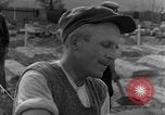 Image termine tombes Allemagne, 1945, de la seconde 58 séquences d'archives historiques vidéo 65675071657