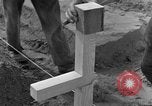 Image termine tombes Allemagne, 1945, de la seconde 62 séquences d'archives historiques vidéo 65675071657