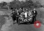 Image service funèbre Allemagne, 1945, de la seconde 7 séquences d'archives historiques vidéo 65675071658