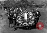 Image service funèbre Allemagne, 1945, de la seconde 9 séquences d'archives historiques vidéo 65675071658