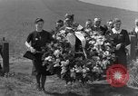 Image service funèbre Allemagne, 1945, de la seconde 22 séquences d'archives historiques vidéo 65675071658