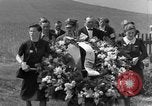 Image service funèbre Allemagne, 1945, de la seconde 23 séquences d'archives historiques vidéo 65675071658