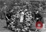 Image service funèbre Allemagne, 1945, de la seconde 43 séquences d'archives historiques vidéo 65675071658