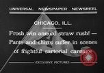 Standbild Shirts abgerissen während der jährlichen Stroh Rennen Chicago Illinois USA, 1932, aus Sekunde 6 historischem Filmmaterial Videoclip 65675071663