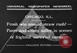 Standbild Shirts abgerissen während der jährlichen Stroh Rennen Chicago Illinois USA, 1932, aus Sekunde 8 historischem Filmmaterial Videoclip 65675071663