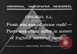 Standbild Shirts abgerissen während der jährlichen Stroh Rennen Chicago Illinois USA, 1932, aus Sekunde 13 historischem Filmmaterial Videoclip 65675071663