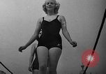 Image concours de beauté Venice Beach Los Angeles California USA, 1939, de la seconde 22 séquences d'archives historiques vidéo 65675071714