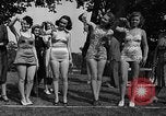 Image grenouilles sautent New York United States USA, 1939, de la seconde 4 séquences d'archives historiques vidéo 65675071716