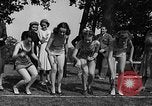 Image grenouilles sautent New York United States USA, 1939, de la seconde 6 séquences d'archives historiques vidéo 65675071716