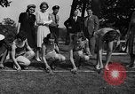Image grenouilles sautent New York United States USA, 1939, de la seconde 7 séquences d'archives historiques vidéo 65675071716