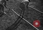 Image grenouilles sautent New York United States USA, 1939, de la seconde 23 séquences d'archives historiques vidéo 65675071716