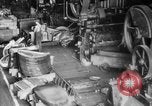 Standbild Herstellung und Montage von Studebaker Autos South Bend Indiana USA, 1920, aus Sekunde 21 historischem Filmmaterial Videoclip 65675071730