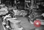 Standbild Herstellung und Montage von Studebaker Autos South Bend Indiana USA, 1920, aus Sekunde 23 historischem Filmmaterial Videoclip 65675071730