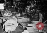 Standbild Herstellung und Montage von Studebaker Autos South Bend Indiana USA, 1920, aus Sekunde 28 historischem Filmmaterial Videoclip 65675071730